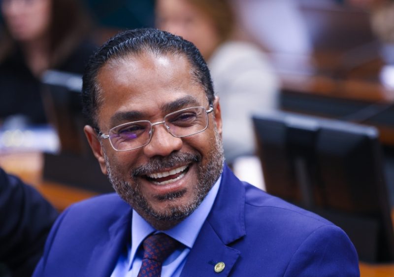 Márcio Marinho abre espaço no Republicanos para Léo Prates
